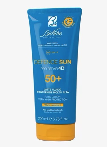 DEFENCE SUN 50+ LATTE FLUIDO 200 ML - Farmafamily.it