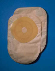 SACCA A FONDO CHIUSO CON BARRIERA PROTETTIVA SVILUPPATA SULLA TECNOLOGIA STOMAHESIVE FILTRO INCORPORATO E PELLICOLA DI RIVESTIMENTO PRETAGLIATO OPACO COLODRESS PLUS 38MM 30 PEZZI - Farmafamily.it
